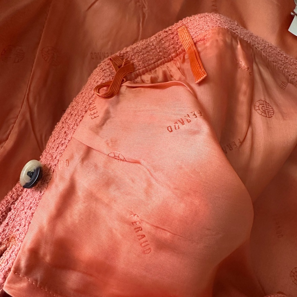 Louis Feraud Vintage Coral Embellished Women's Blazer and Skirt Set - Picture 13 of 13